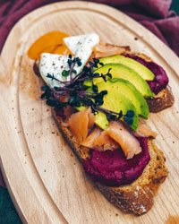 Das ausgewogene Frühstück mit Räucherlachs und pochiertem Ei ist Ihr perfekter Start in den Tag!